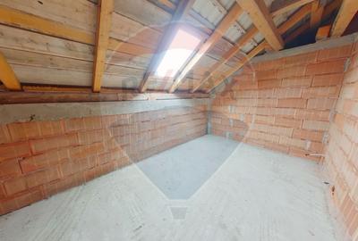 Casă cu 5 camere de vânzare în Piatra, Maramureș - 9