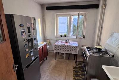 Apartament cu 2 camere semidecomandat în Brâncoveanu
