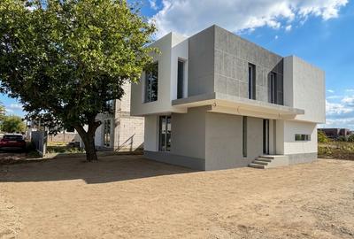 Casă individuală cu 5 camere în Sud