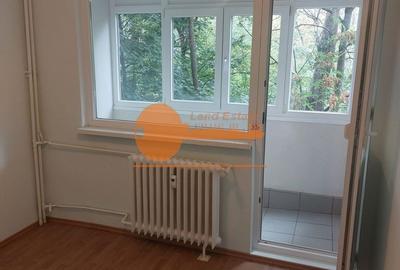 Apartament cu 4 camere semidecomandat, mobilat în Drumul Taberei