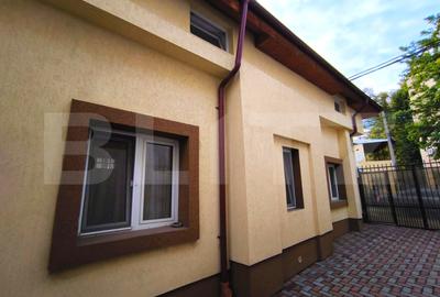Casă individuală cu 7 camere în Central