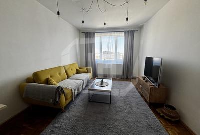 Apartament cu 2 camere semidecomandat, mobilat în Central