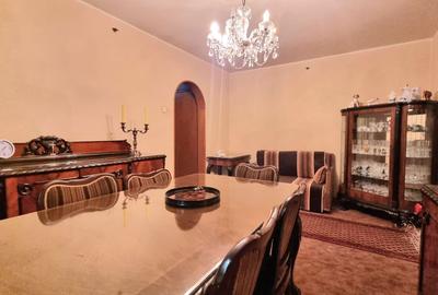 Apartament cu 3 camere decomandat în Tineretului