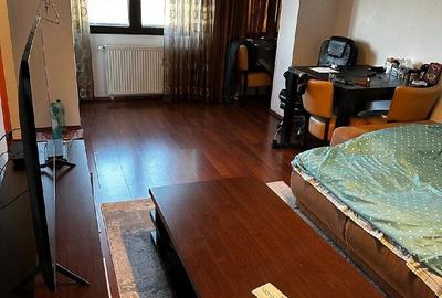 Garsonieră decomandată, mobilată în Tineretului