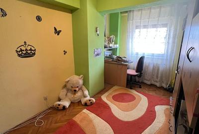 De vanzare Apartament 3 camere, zona Centru. - 12