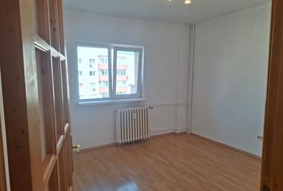 Apartament cu 2 camere decomandat în Moșilor