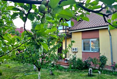Casă cu 4 camere în Odăi