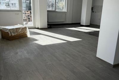 Apartament cu 3 camere decomandat, mobilat în Democrației
