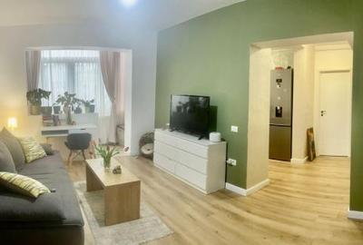 Apartament cu 3 camere semidecomandat, mobilat în Tomis III
