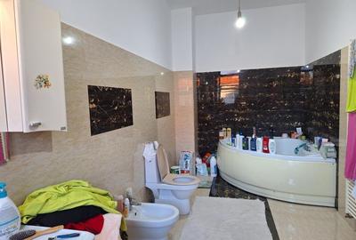 Resedinta deosebita,constr 2012,parc Carol 10min,7 camere,7 bai,2 locuri parcare - 10