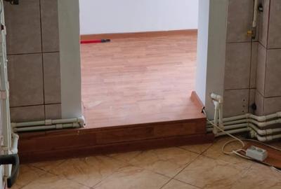 Apartament cu 4 camere semidecomandat în Micro 39