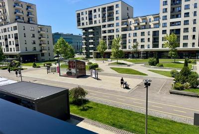 Apartament cu 2 camere decomandat în Tractorul