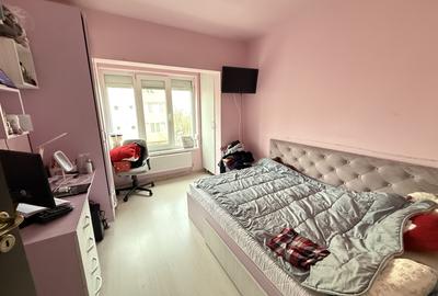 Apartament 4 camere, decomandat, 77 mp utili + 2 balcoane - Soarelui - 2