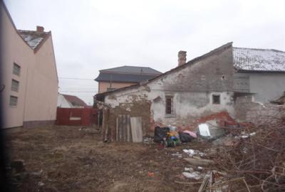 Loc de casa zona Parneava - Intim - 13