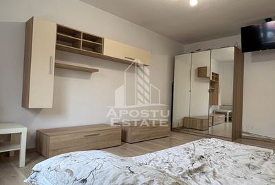 Garsonieră decomandată în Girocului