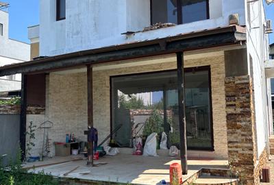 Casa moderna situata la 5 " manastire Cernica - 1