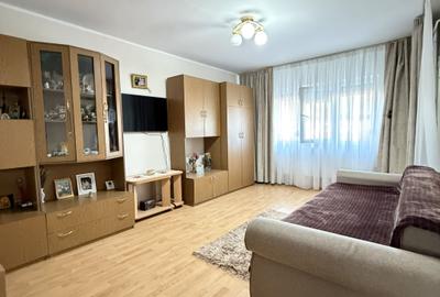 Apartament cu 2 camere decomandat în