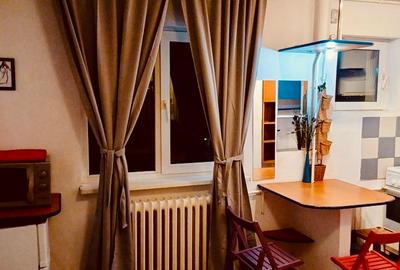 Garsoniera Piața Alba Iulia, mobilată si utilată complet, curată, libera - 2