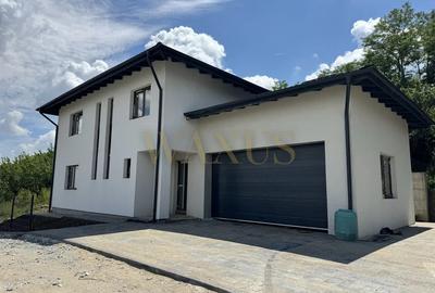 Casă individuală cu 5 camere în Dezmir
