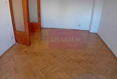 Vanzare apartament de 4 camere la Casa Poporului-stradal - 8