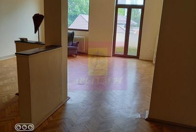 Apartament cu 5 camere semidecomandat în Mitropolie