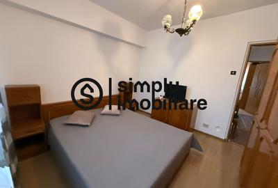 Apartament cu 3 camere decomandat, mobilat în Calea București
