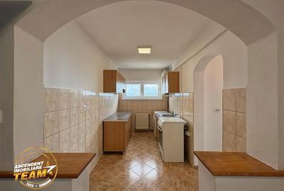 FILM &Tur 3D! Apartament cu 2 camere, decomandat, Simeria, Sfantu Gheorghe - 1