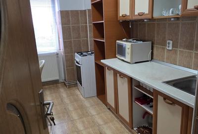 Ideal pentru 2 studenti. Apartament 2 camere decomandat, Bdul Independentei UMF - 2