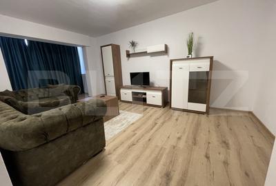 Apartament cu 3 camere decomandat, mobilat în Central