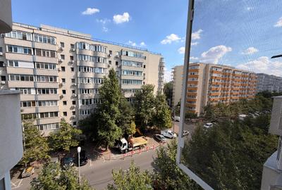 Apartament cu 4 camere decomandat în Mihai Bravu