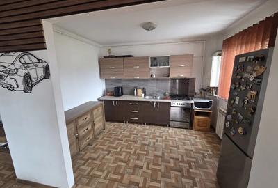 Apartament cu o camera, 34 mp, parcare, balcon, zona Florilor - 4
