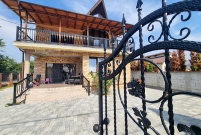 Vilă deosebită- 8 camere- Cartierul CFR Bacău- destinații multiple - 1