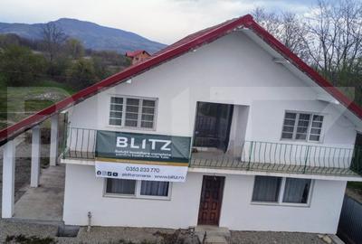 Casă individuală cu 6 camere în Arcani