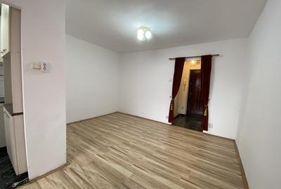 Dristor, LIDL, an 1987, garsoniera la parter, cu balcon - 3
