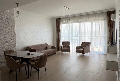 Apartament cu 3 camere decomandat, mobilat în Faleza Nord
