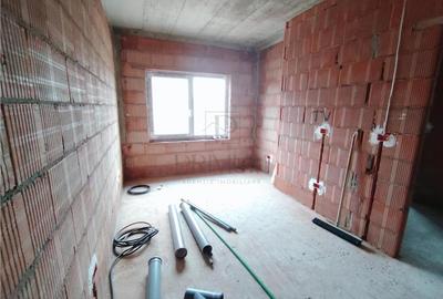 DUPLEX SPATIOS - ASFALT - POSIBILITATE CARPORT - 4