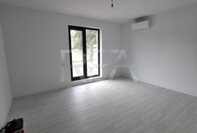 Apartament cu 3 camere decomandat în Drumul Taberei