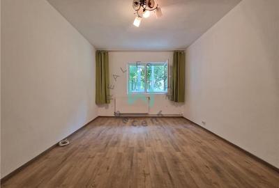 Apartament cu 2 camere decomandat în Tractorul
