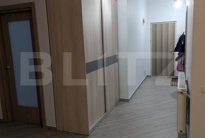 Apartament cu 4 camere semidecomandat, mobilat în Lunca Cetățuii