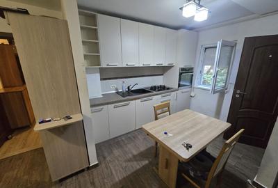 Apartament cu 2 camere semidecomandat, mobilat în Girocului