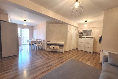 Apartament cu 3 camere semidecomandat, mobilat în Florești