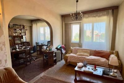 Apartament 4 camere Vasile Lascar comision 0 - 1