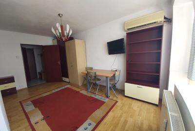 ÎÎnchiriez garsoniera - Zona Păcii - 1