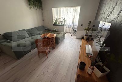 Apartament cu 3 camere semidecomandat, mobilat în Soarelui
