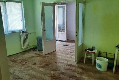 Etaj 1 - Alexandru Familial, 2 camere model cu geam la baie, liber - 1