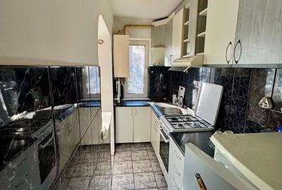 3 Camere Podu Ros 81 000 EUR (negociabil) Etaj 2/4 - 6