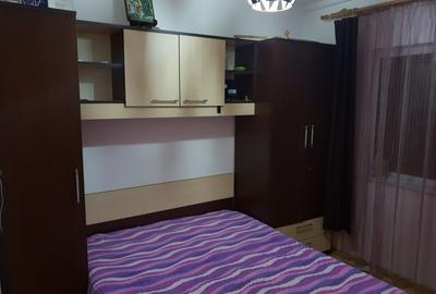 Inchiriez ap.4 camere decomandat, centrala proprie - la 5 min. de metrou Pacii - 12
