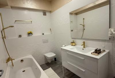 Studio Lux prima linie la mare in White Tower Mamaia - 8