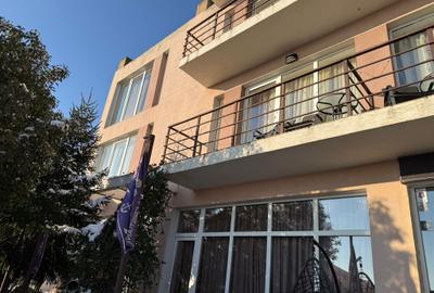 Casă individuală cu 16 camere în Est