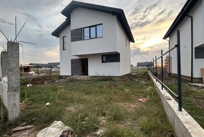 Casă individuală cu 4 camere în Exterior Nord
